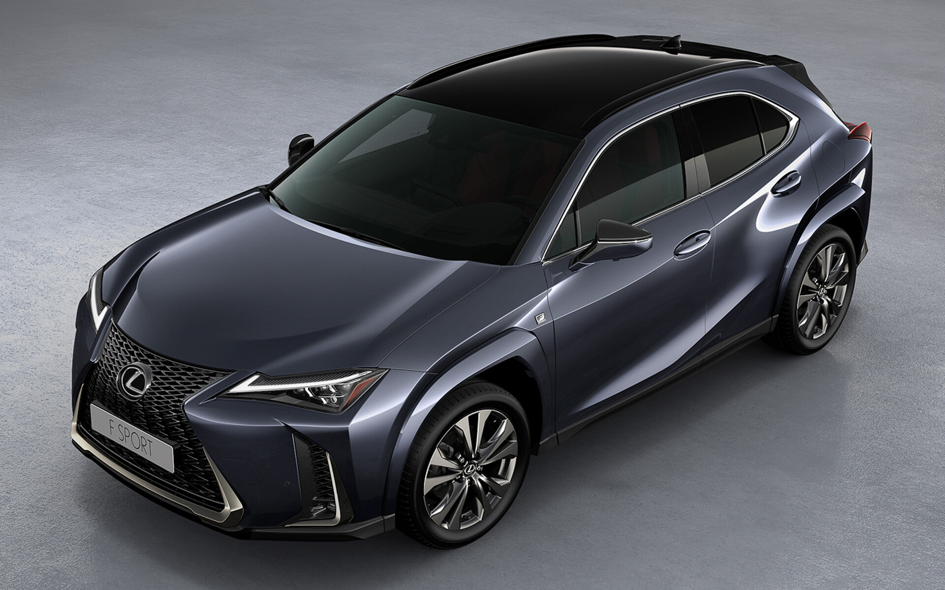 В Японии стартовали продажи обновленного Lexus UX