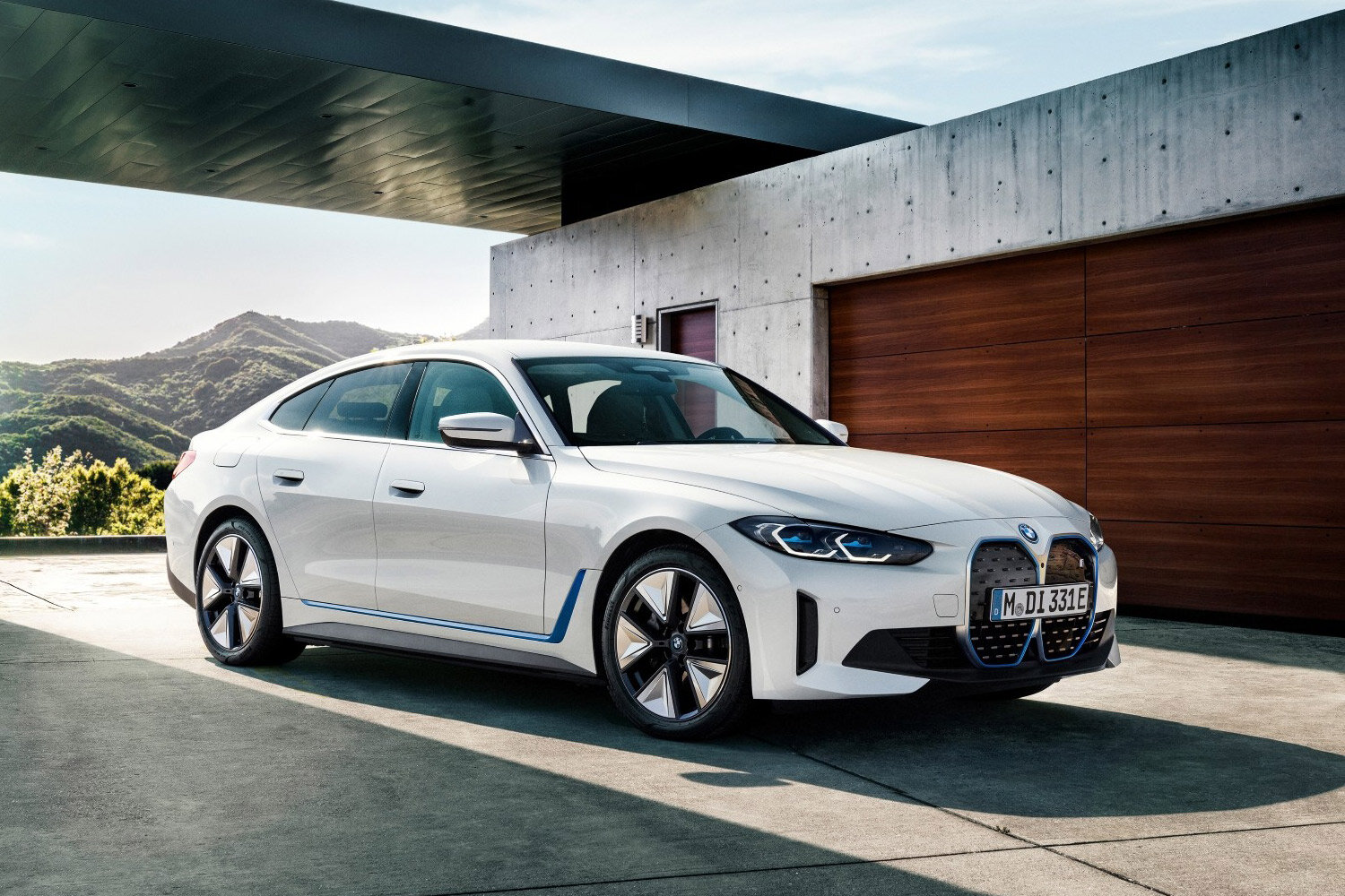 BMW опубликовала характеристики электрического лифтбека i4