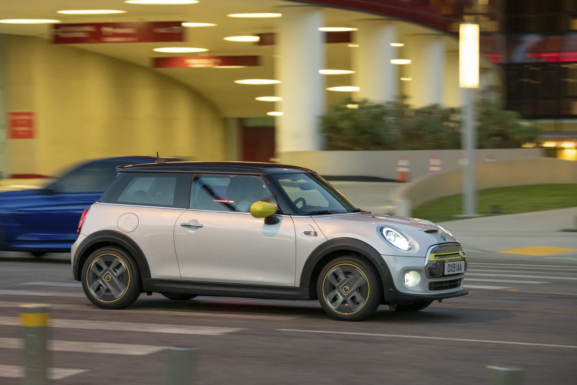 Mini привезет в Россию шустрый электромобиль Cooper SE