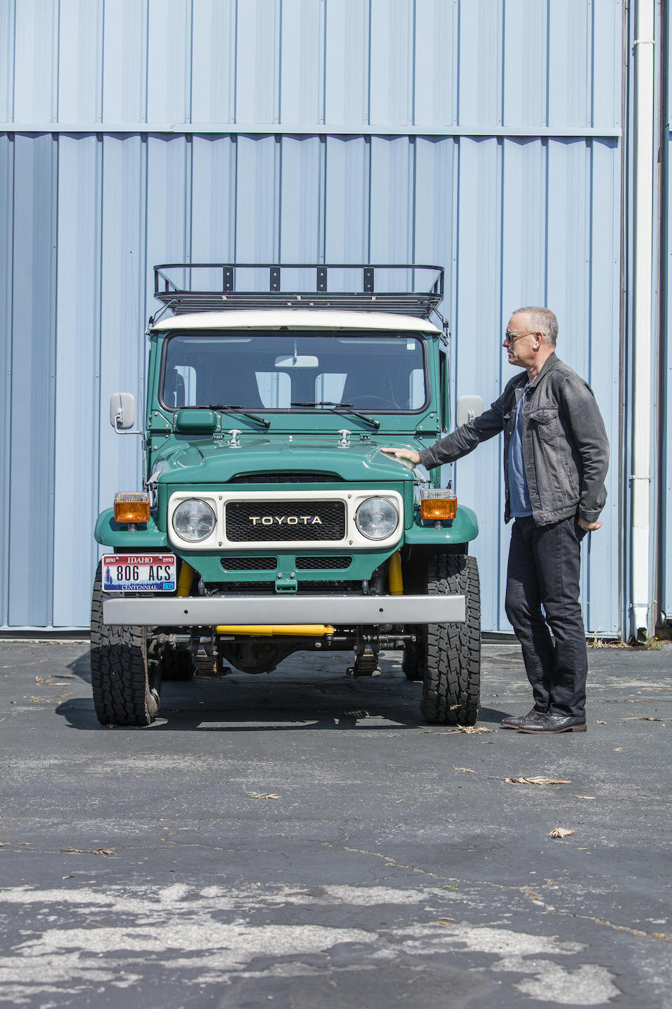 Актер Том Хэнкс выставил на продажу свой Toyota Land Cruiser FJ40