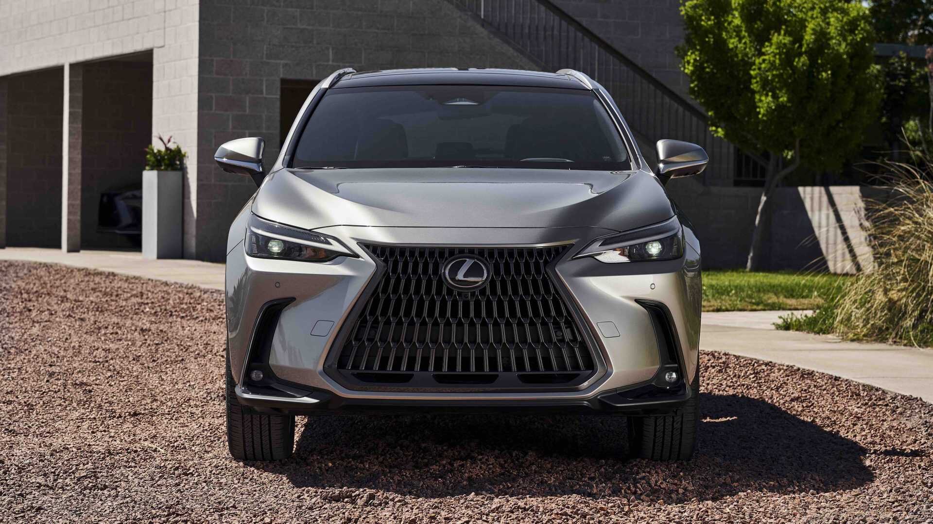 Новый NX стал первым подзаряжаемым гибридом в истории Lexus