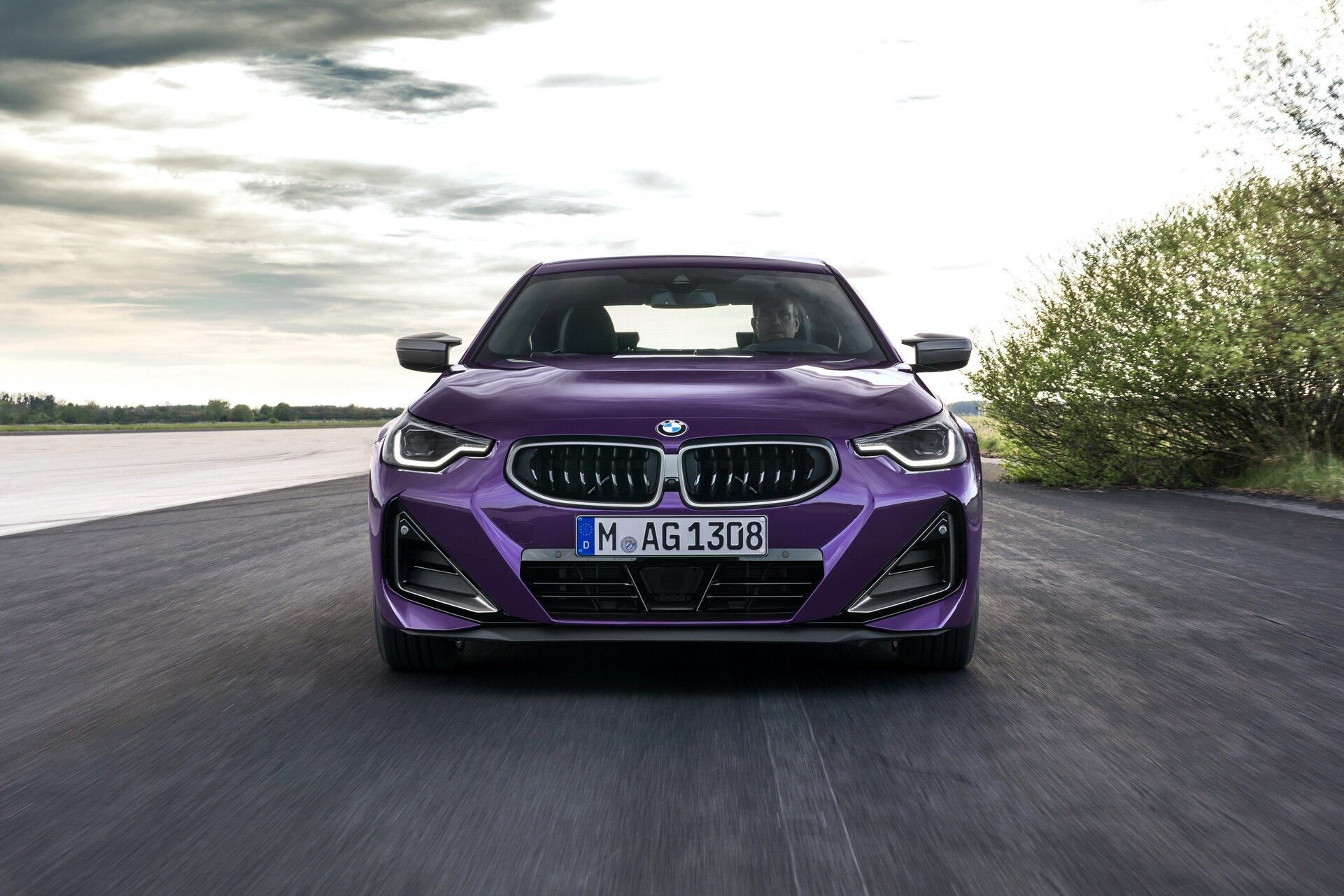 Купе BMW 2 Series нового поколения стало крупнее, но сохранило традиции