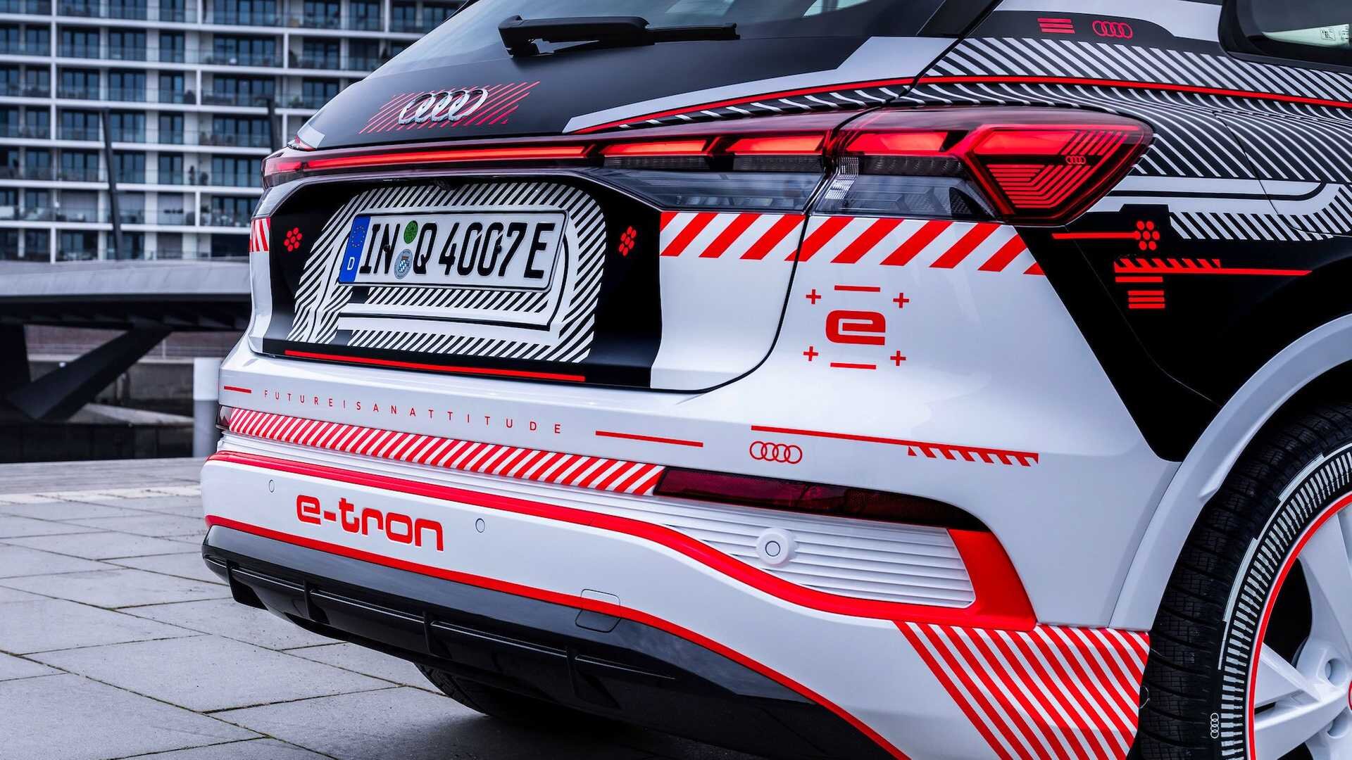 Audi показала салон электрического кроссовера Q4 e-tron: самый большой сенсорный экран и ассистент Эй, Ауди