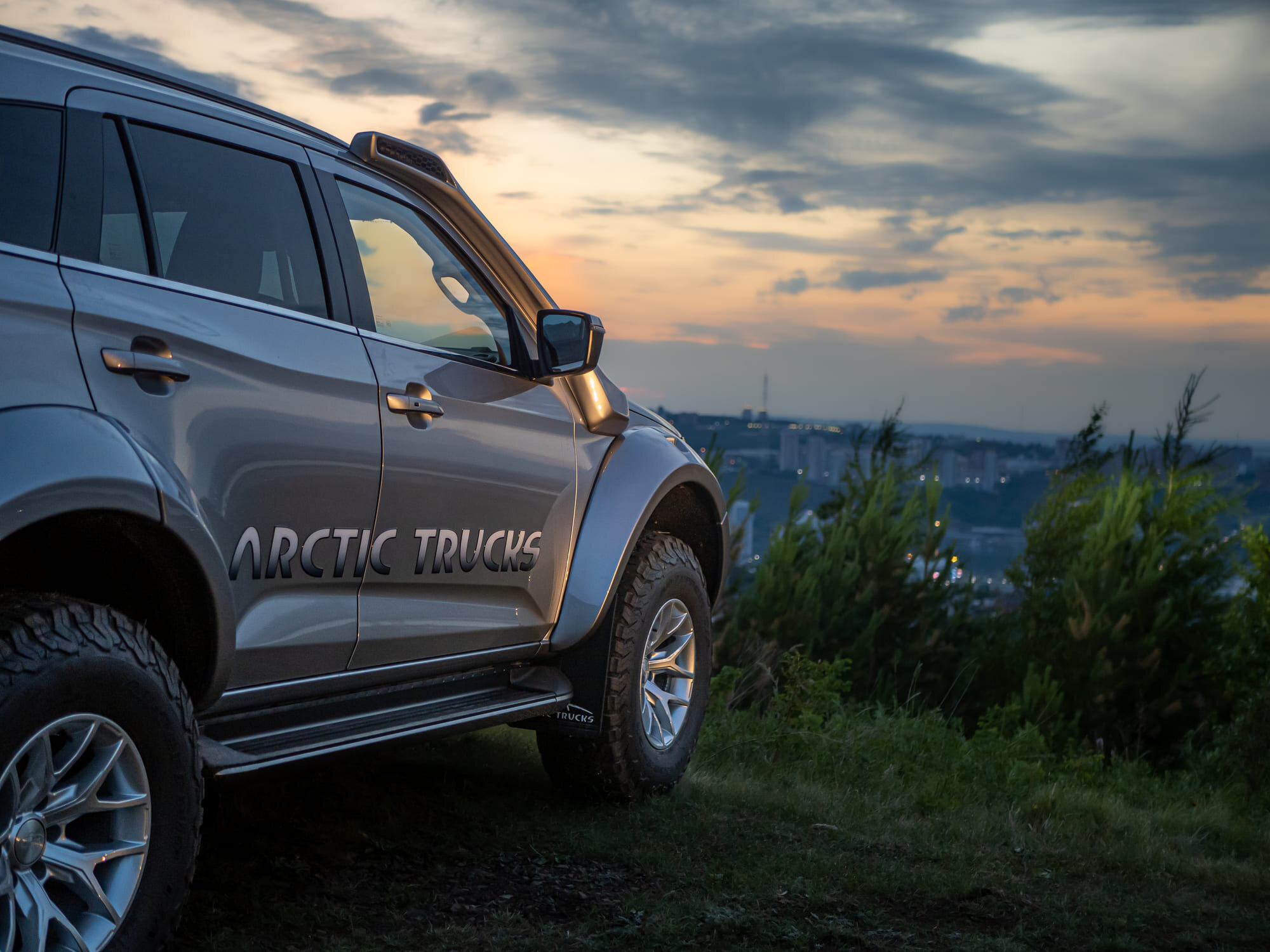 Arctic Trucks подготовила Isuzu MU-X для экстремального бездорожья