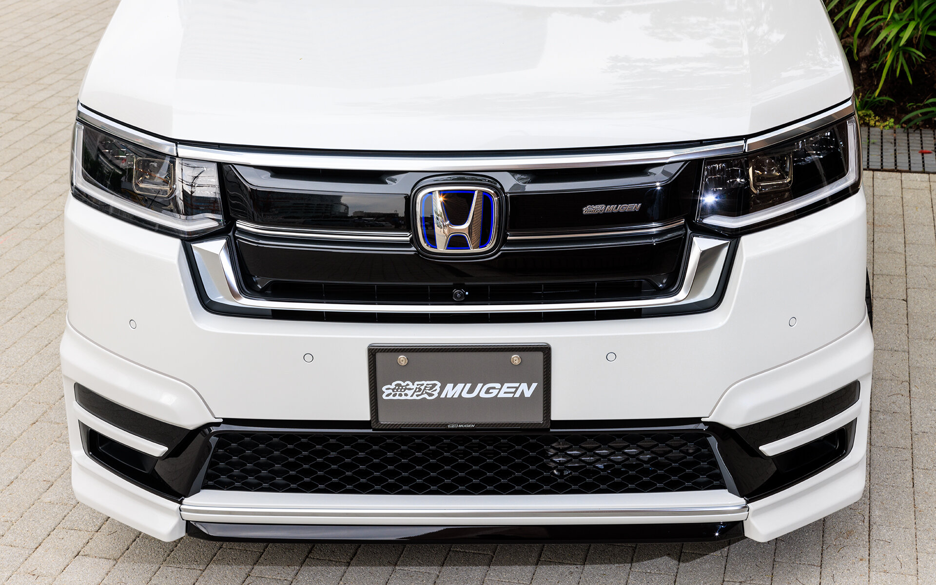 Mugen начала предлагать для новой Honda Stepwgn тюнинговые детали