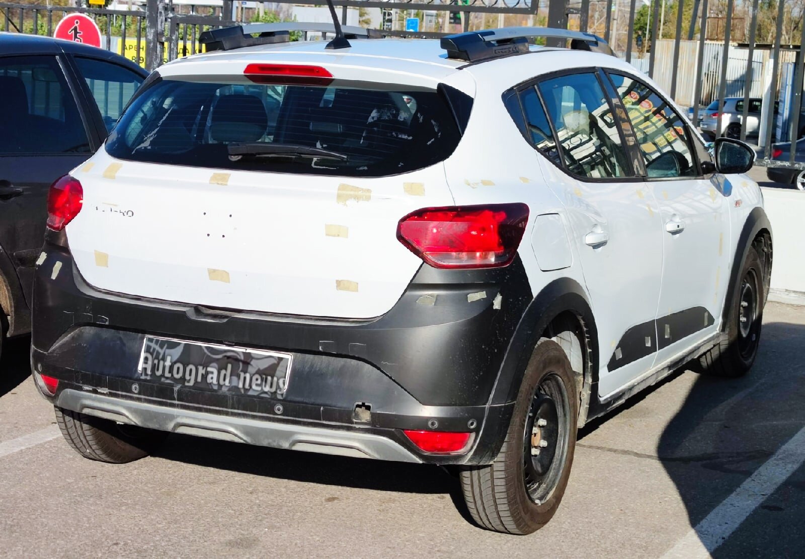 Новый Sandero Stepway с двигателем Н4М и шестиступкой в России: ФОТО