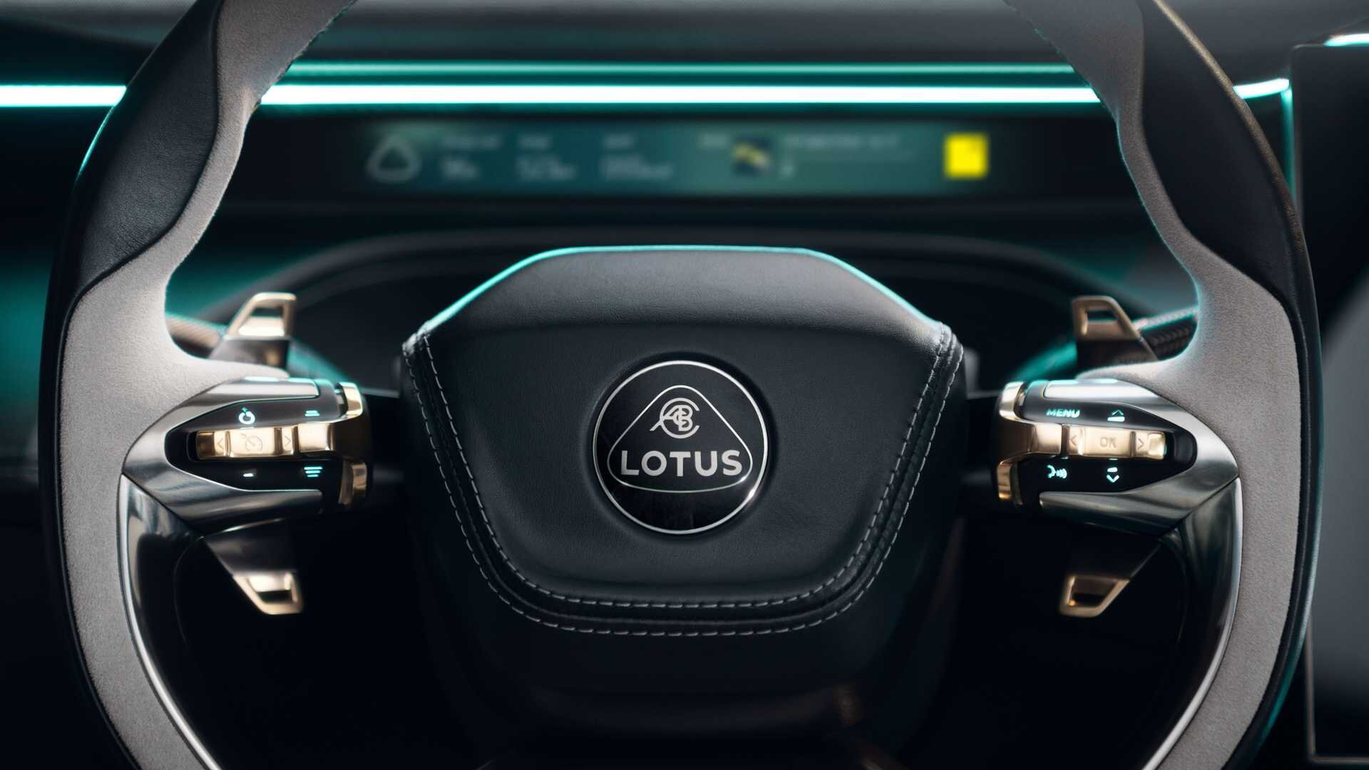 Lotus представил свой первый серийный кроссовер (ОБНОВЛЕНО)