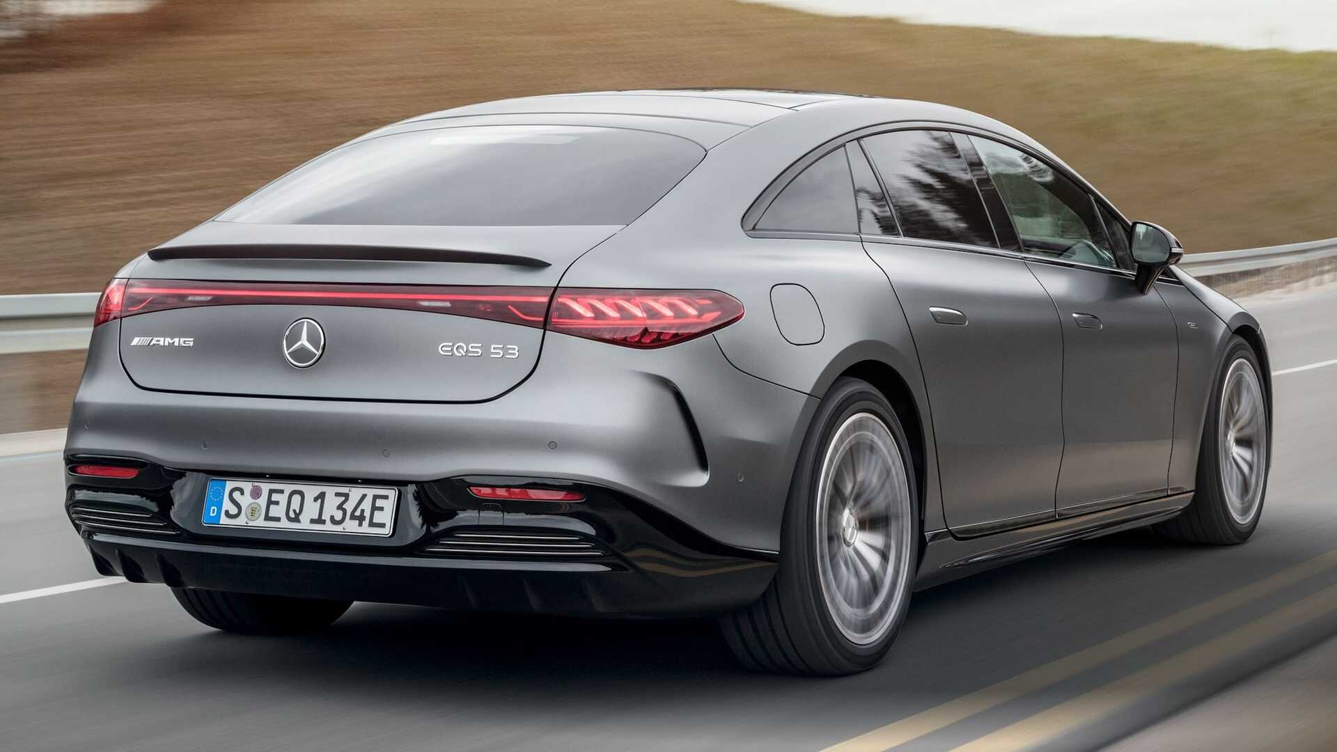 Mercedes-AMG представил 761-сильный лифтбек EQS 53