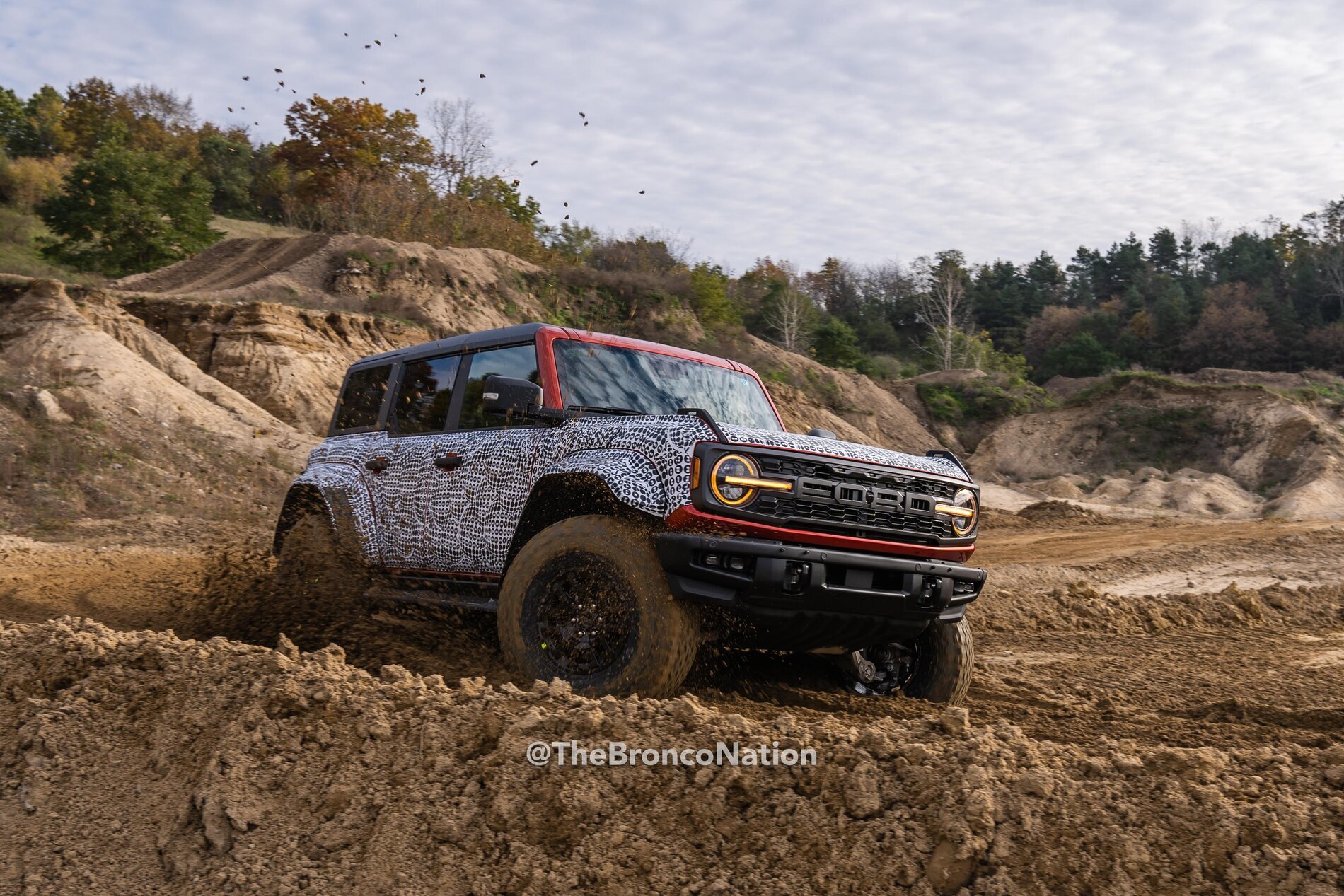 Опубликованы первые шпионские фотографии Ford Bronco Raptor