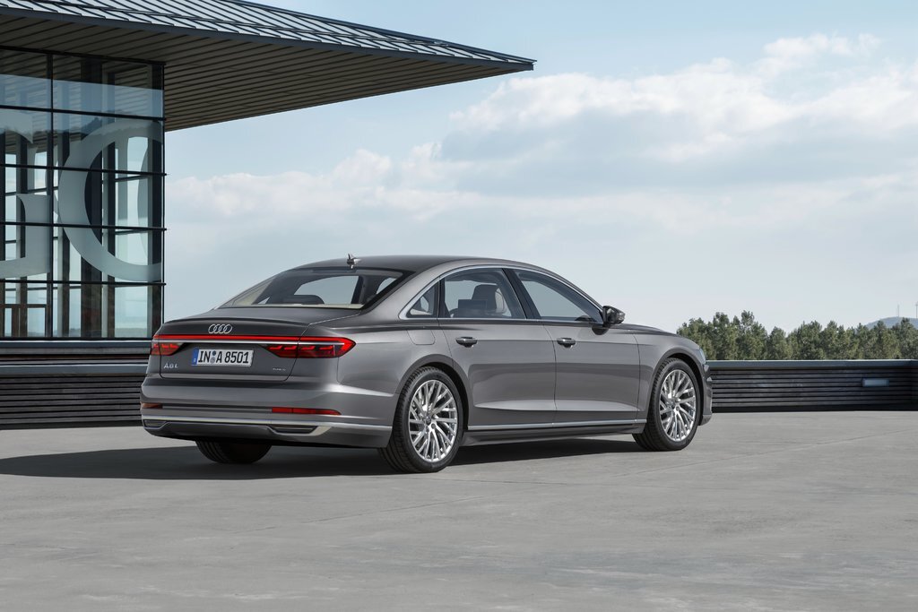 Представительский Audi A8 подвергли рестайлингу