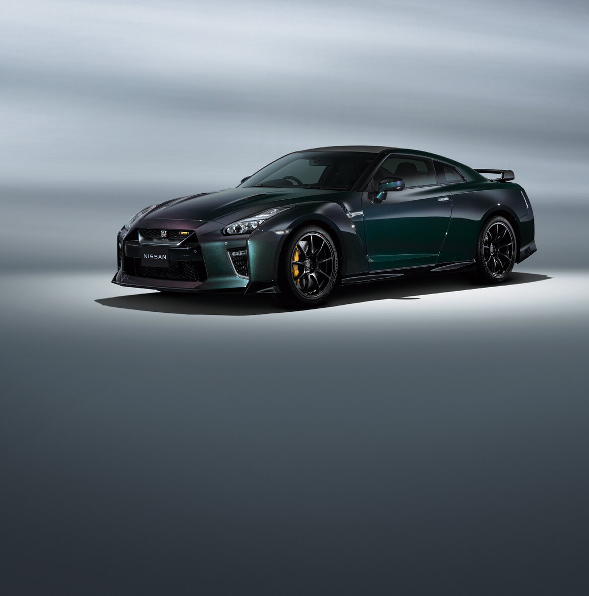 Nissan показал GT-R 2022 модельного года и две спецверсии