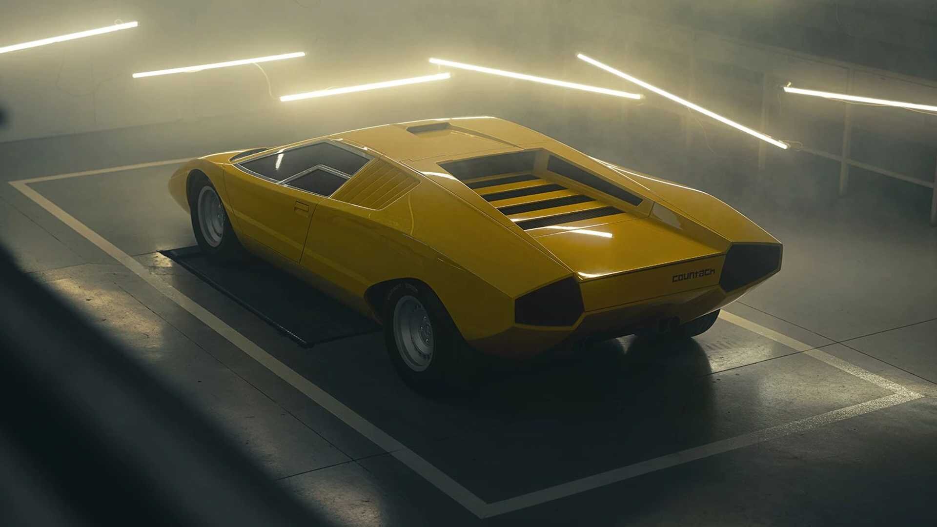 ВИДЕО: копия первого Lamborghini Countach вблизи