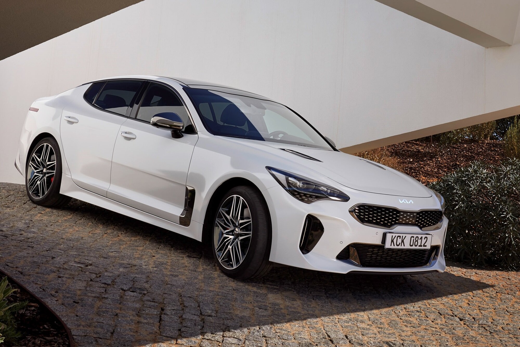 В России стартовали продажи Kia Stinger 2022: от 2 719 900 рублей