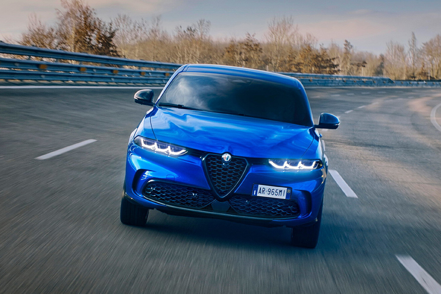 Alfa Romeo представила компактный (и очень стильный) кроссовер Tonale