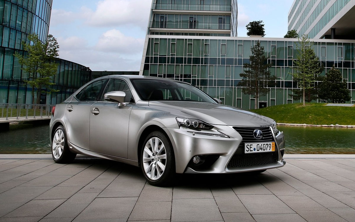 Lexus IS