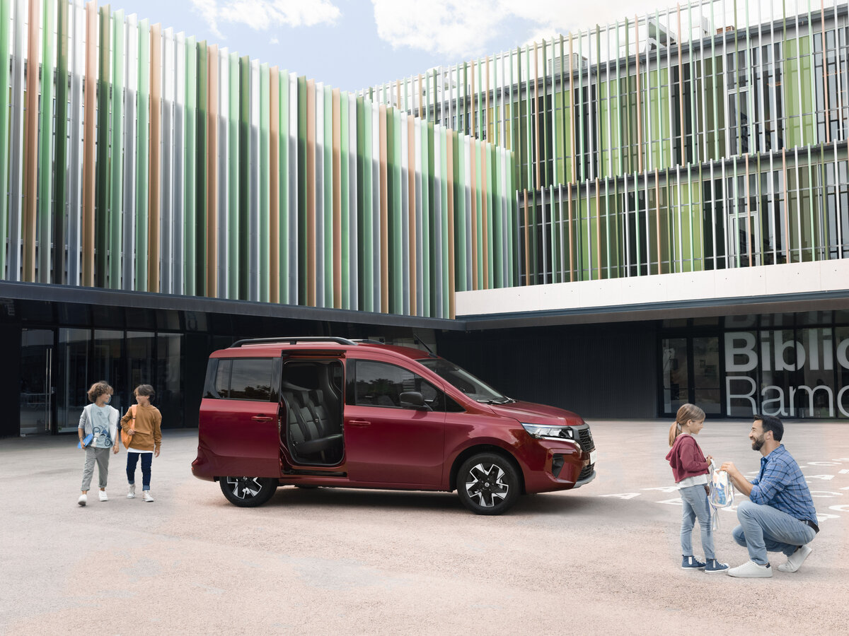 Nissan отказался от собственного семейства NV200 в пользу копии Renault