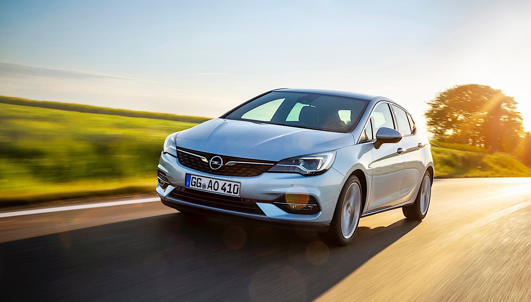 Opel испытывает прототипы Astra следующего поколения