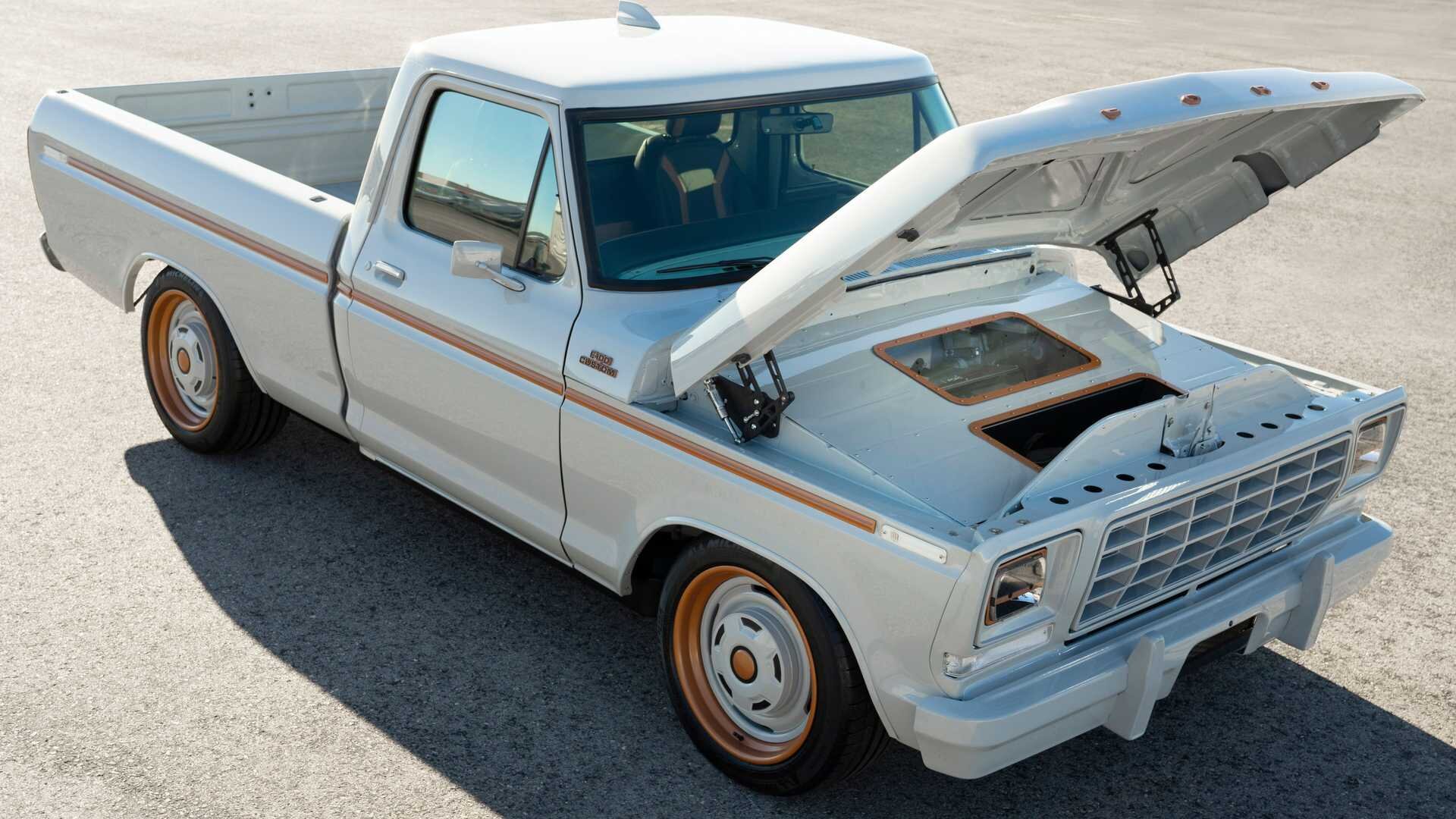 Ford F-Series 70-х годов превратили в эффектный электротрак