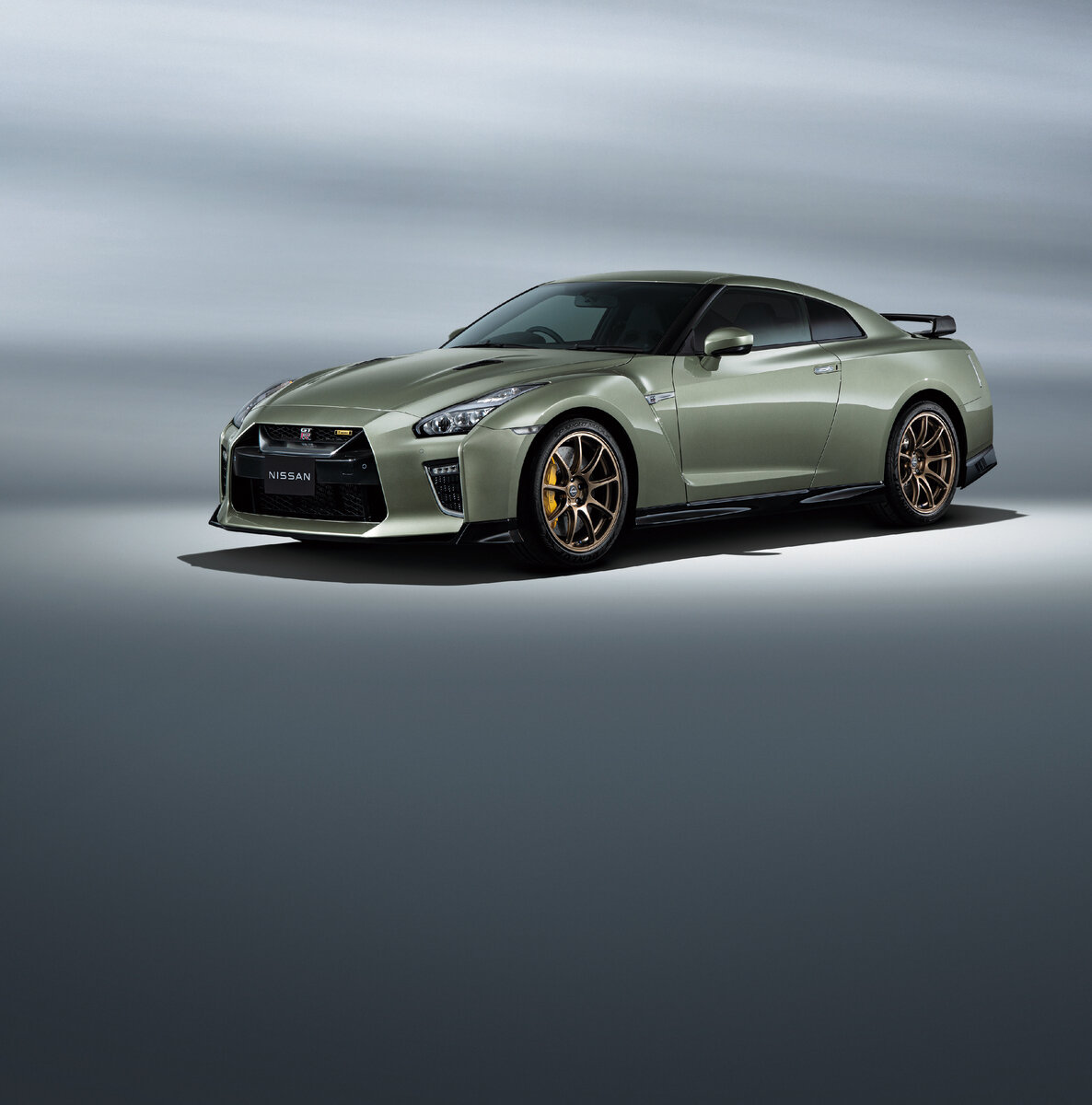 Nissan показал GT-R 2022 модельного года и две спецверсии