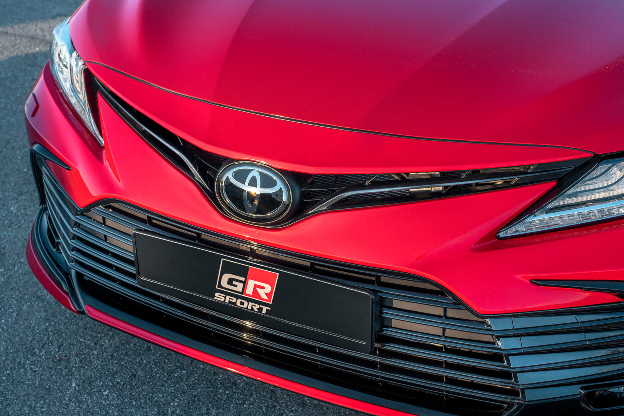 Обновленная Toyota Camry: стартовали живые продажи