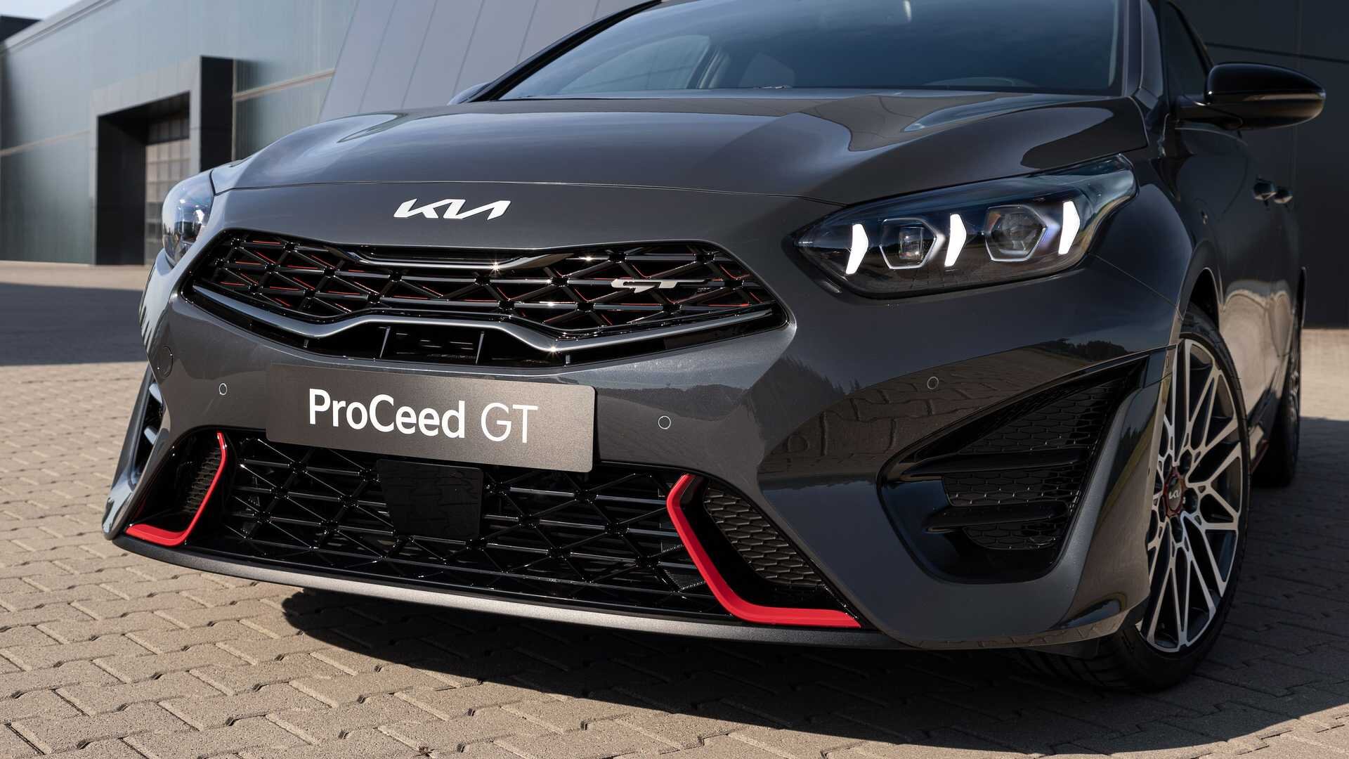 Kia обновила Ceed: внешность освежили, моторы оставили прежние