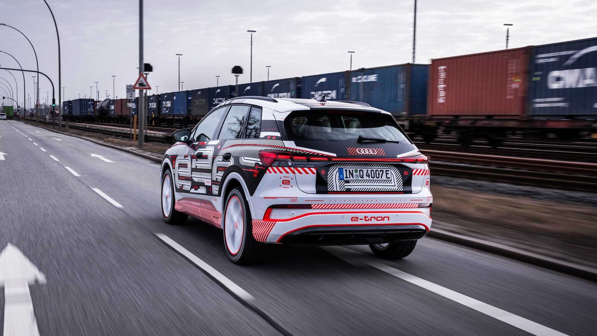 Audi показала салон электрического кроссовера Q4 e-tron: самый большой сенсорный экран и ассистент Эй, Ауди