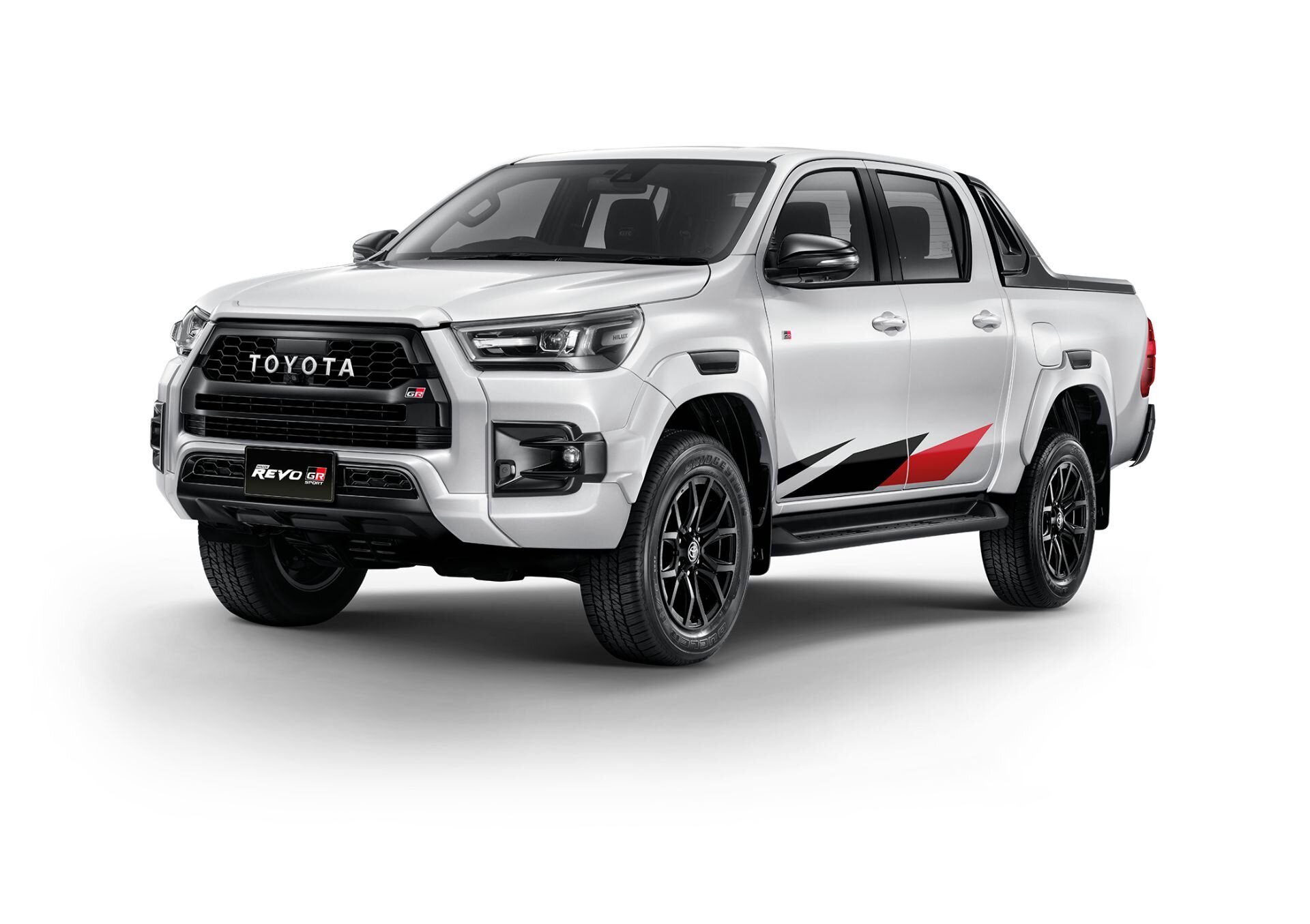 У Toyota Hilux появилась версия Revo GR Sport с опциональным занижением