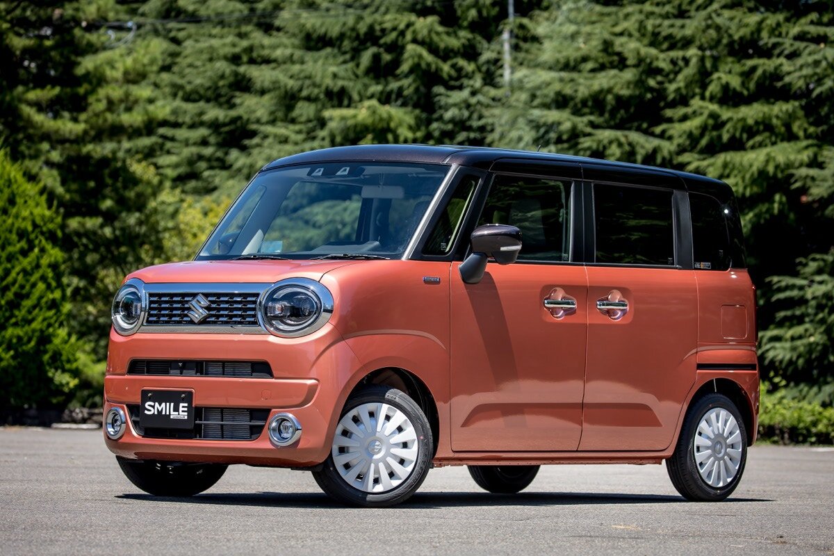 Suzuki показала новую модель Wagon R Smile со сдвижными дверьми