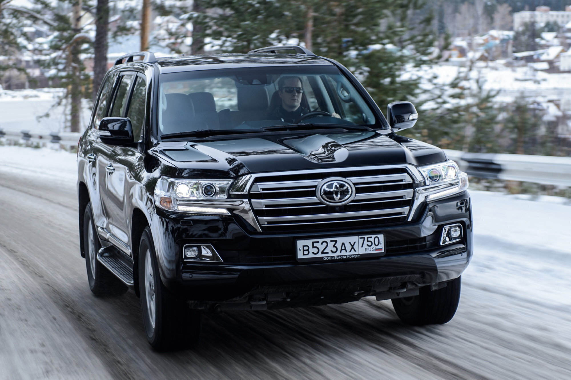 Кузов и раму Toyota Land Cruiser 300 сфотографировали на заводе в Японии