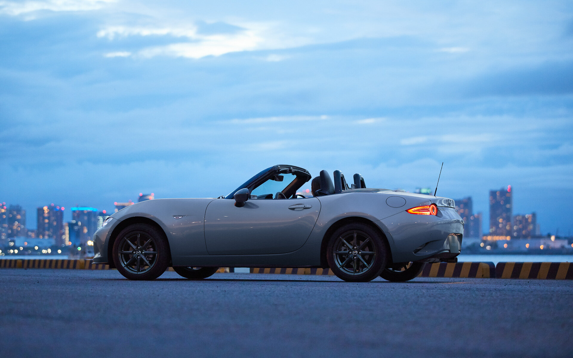 В Японии начали предлагать обновленную Mazda MX-5