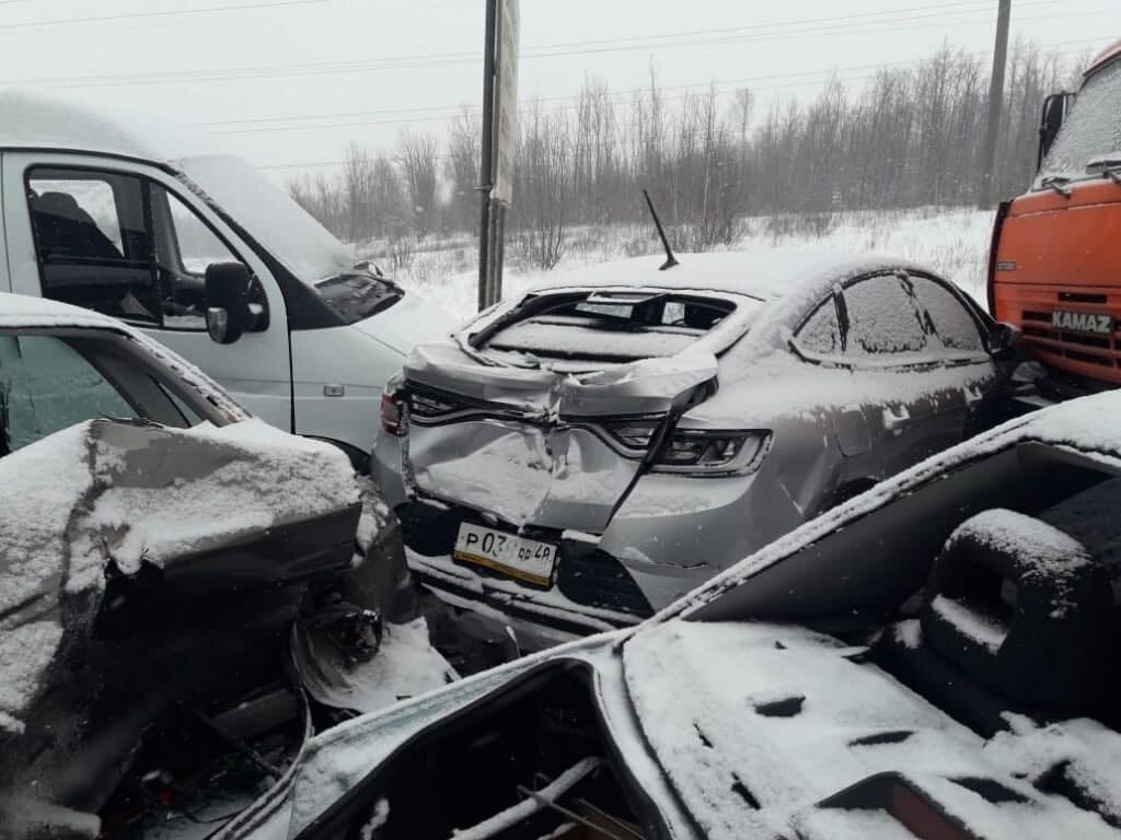 ФОТО: массовое ДТП с 19 машинами под Липецком