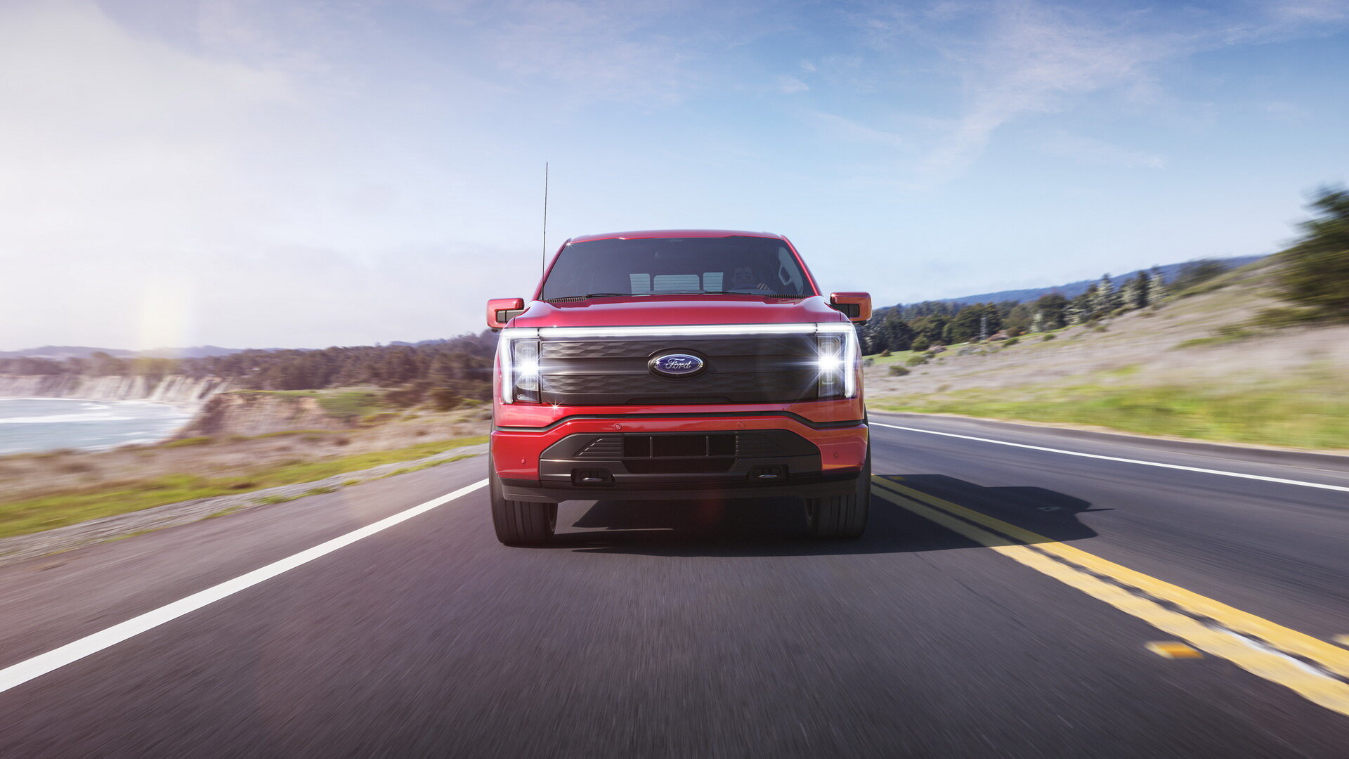 Электрический пикап Ford F-150 Lightning удивил возможностями и ценой