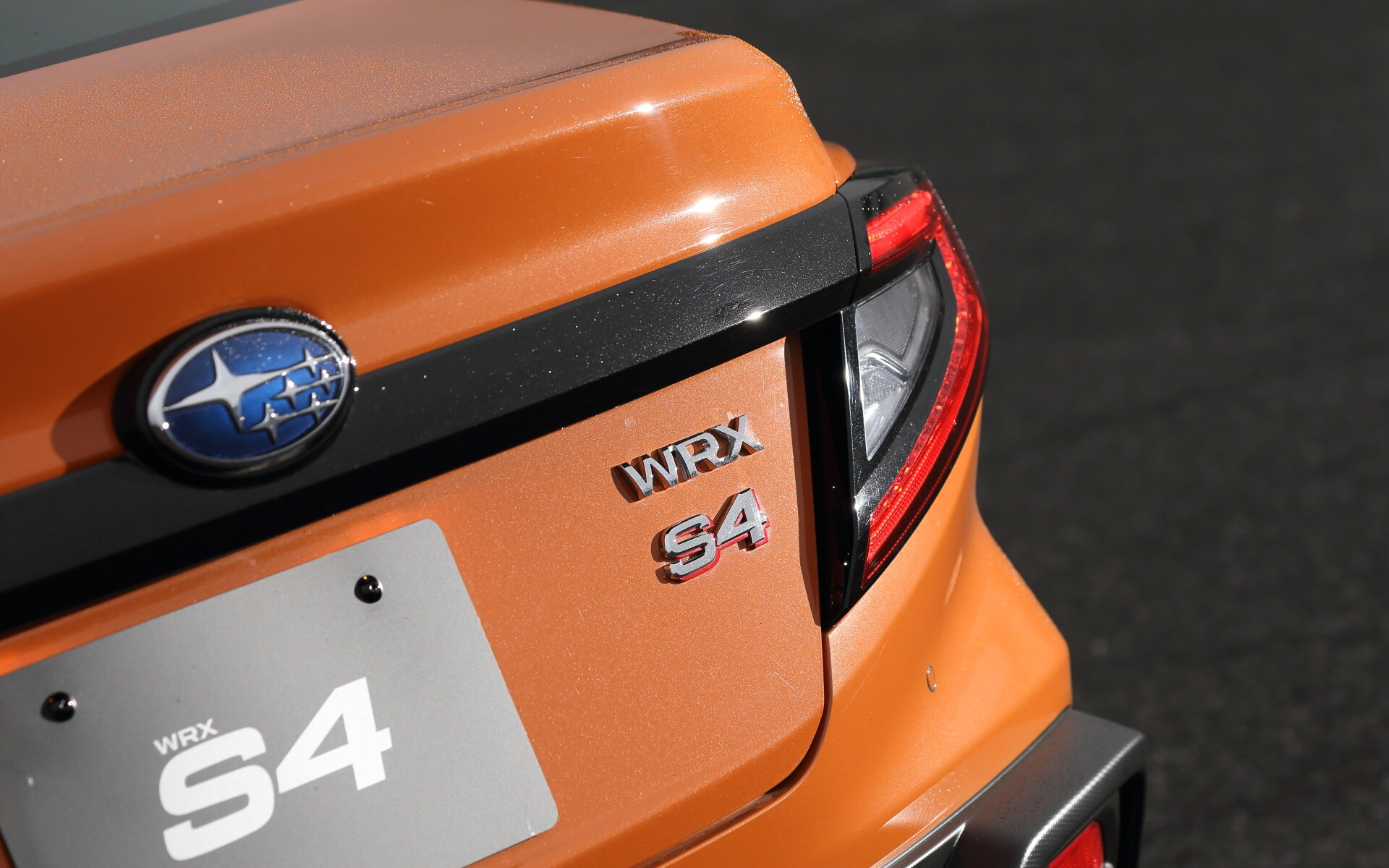 Subaru представила WRX S4 в Японии: от 2,5 млн рублей