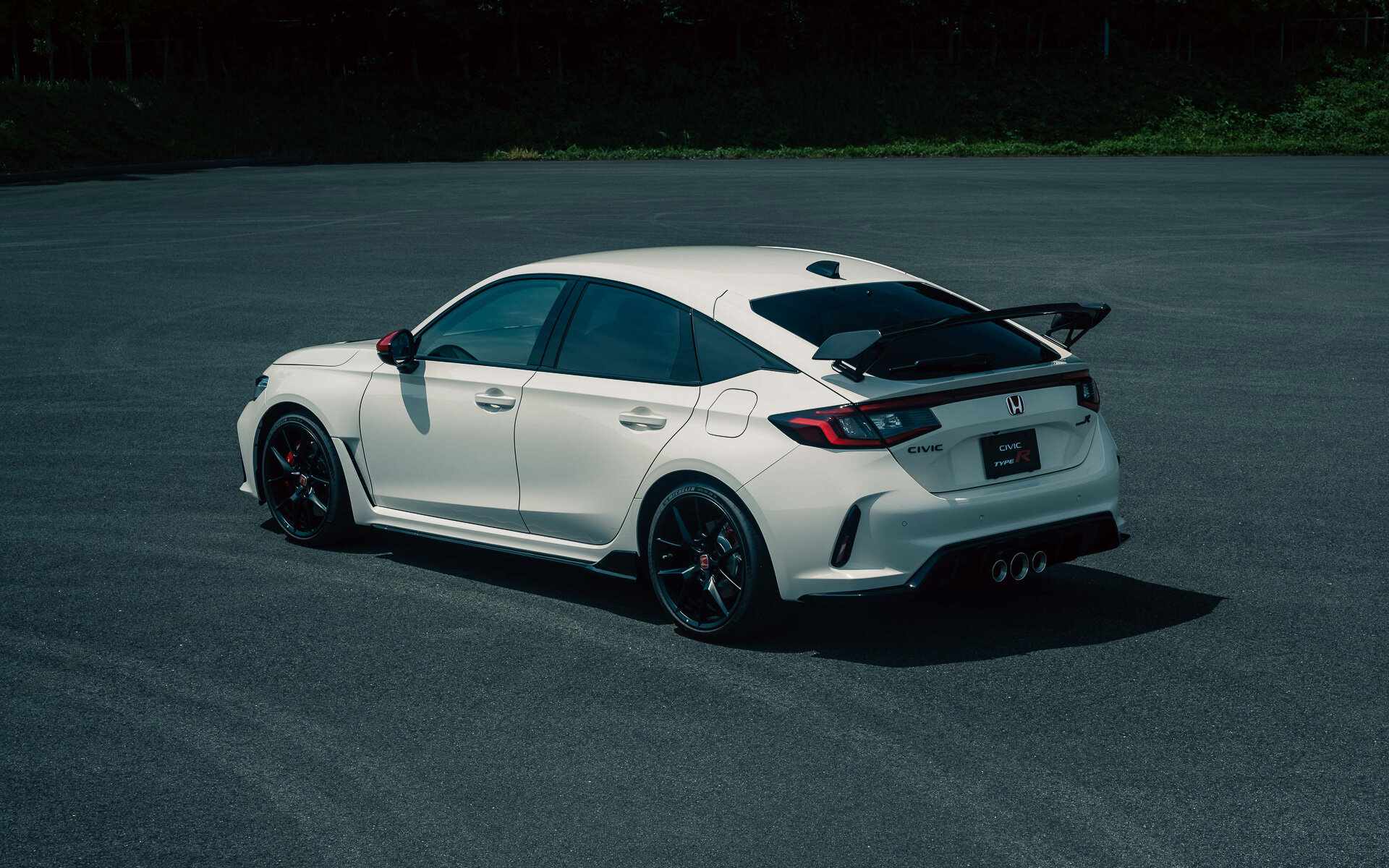 Для новой Honda Civic Type R выпустили линейку фирменных акcессуаров