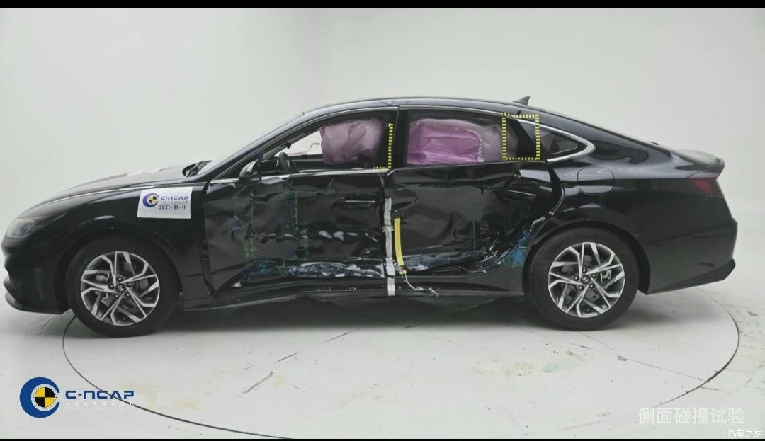 Седан Hyundai Sonata отлично проявил себя в краш-тесте C-NCAP