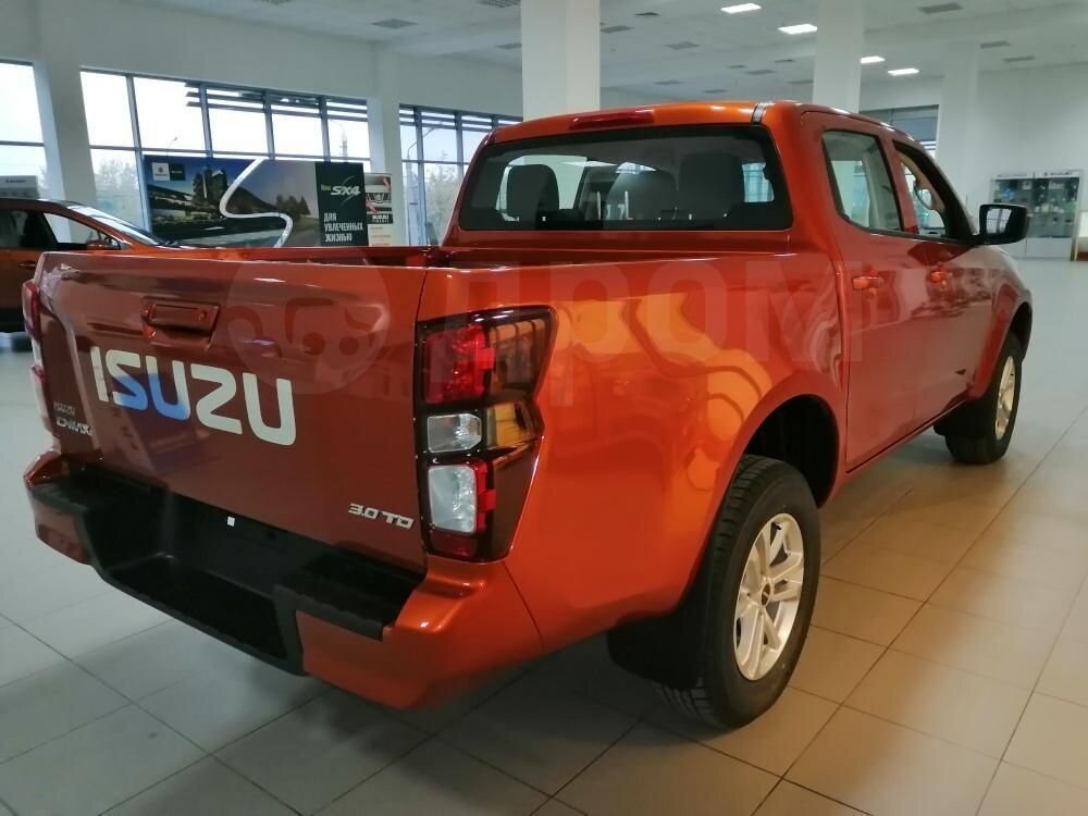 Рамный внедорожник Isuzu MU-X: стала известна версия для России