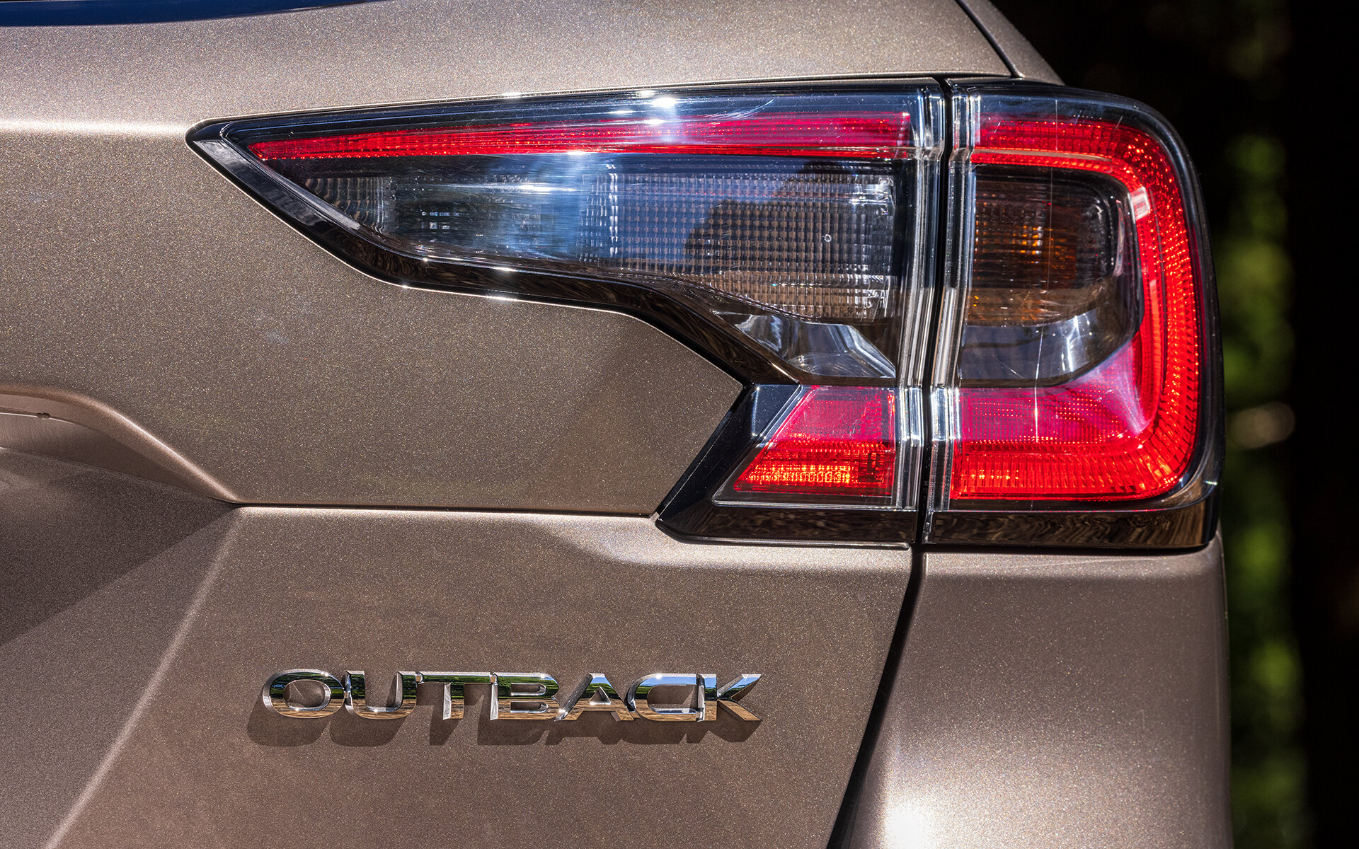 Subaru запустила продажи Legacy Outback в Японии