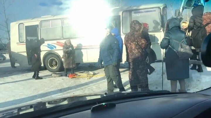 ВИДЕО: пазик врезался в самосвал в Комсомольске-на-Амуре