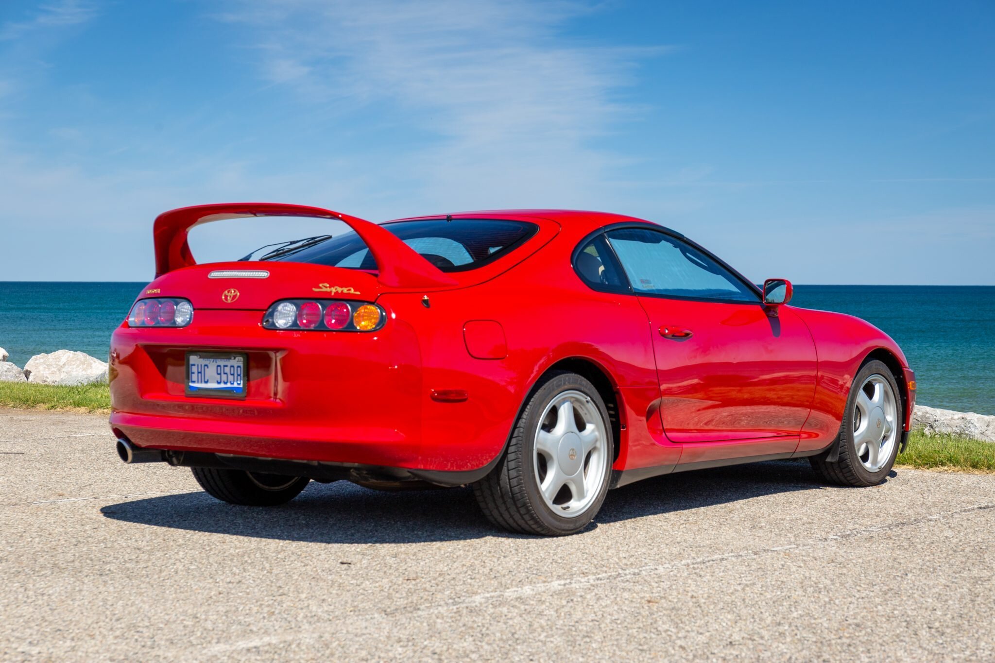 За Toyota Supra 1995 года дают втрое больше, чем за новую