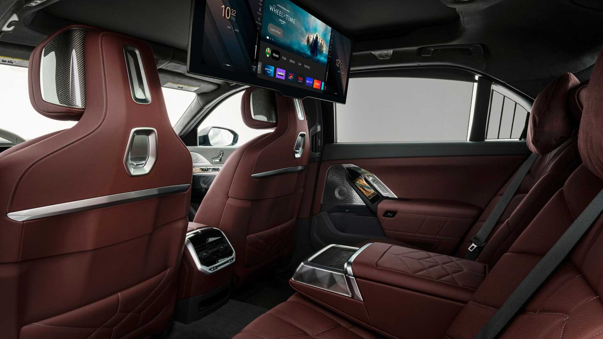 Представительский BMW 7-Series в новом поколении получил странный экстерьер