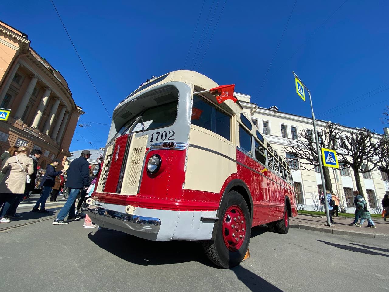 В Петербурге восстановили редчайший автобус ЗИС