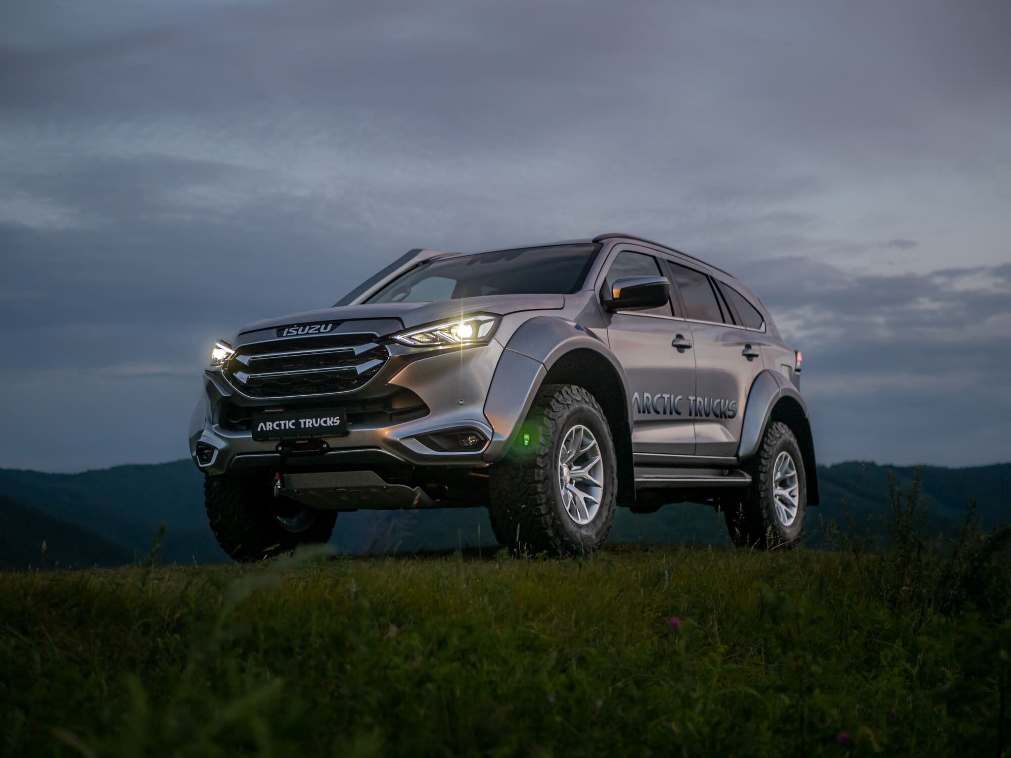 Arctic Trucks подготовила Isuzu MU-X для экстремального бездорожья