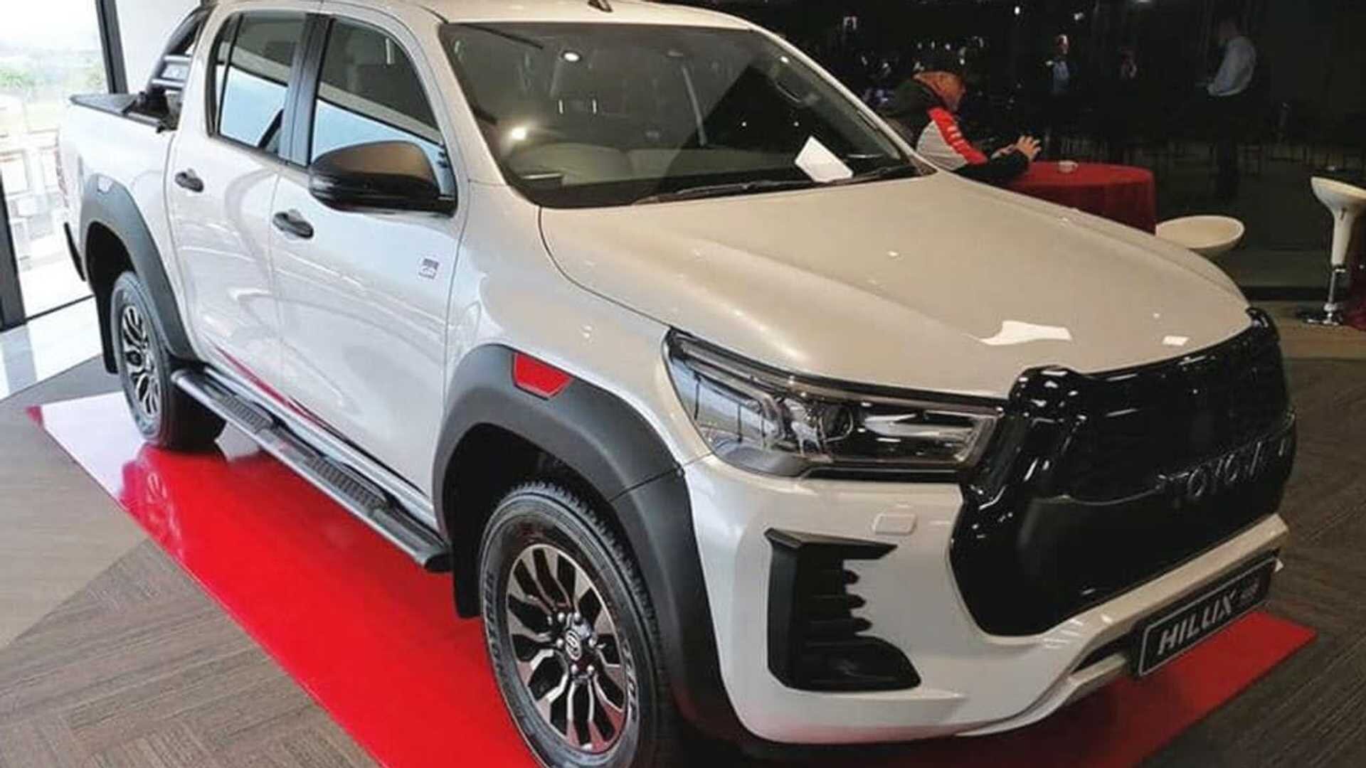 Toyota представила самую мощную версию пикапа Hilux