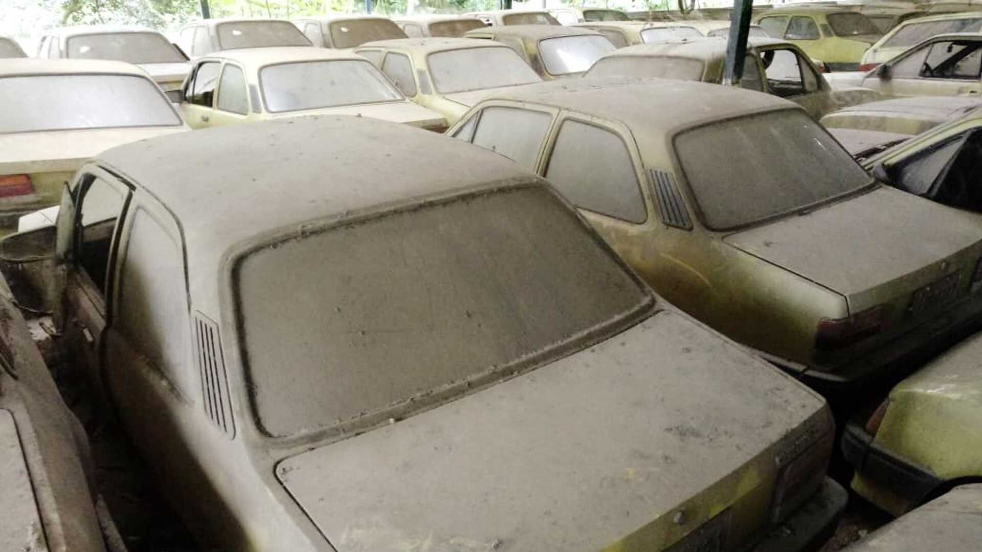 В сарае под Рио-де-Жанейро нашли 90 Chevrolet из 90-х