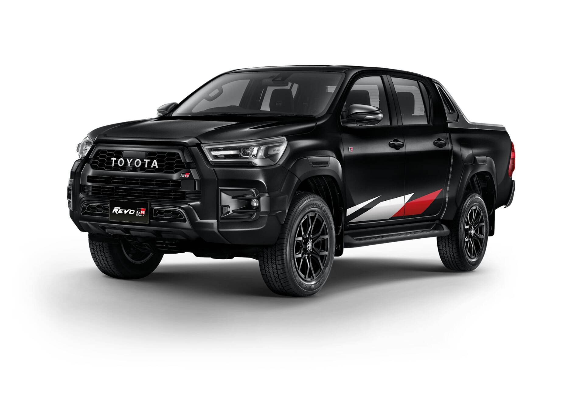 У Toyota Hilux появилась версия Revo GR Sport с опциональным занижением