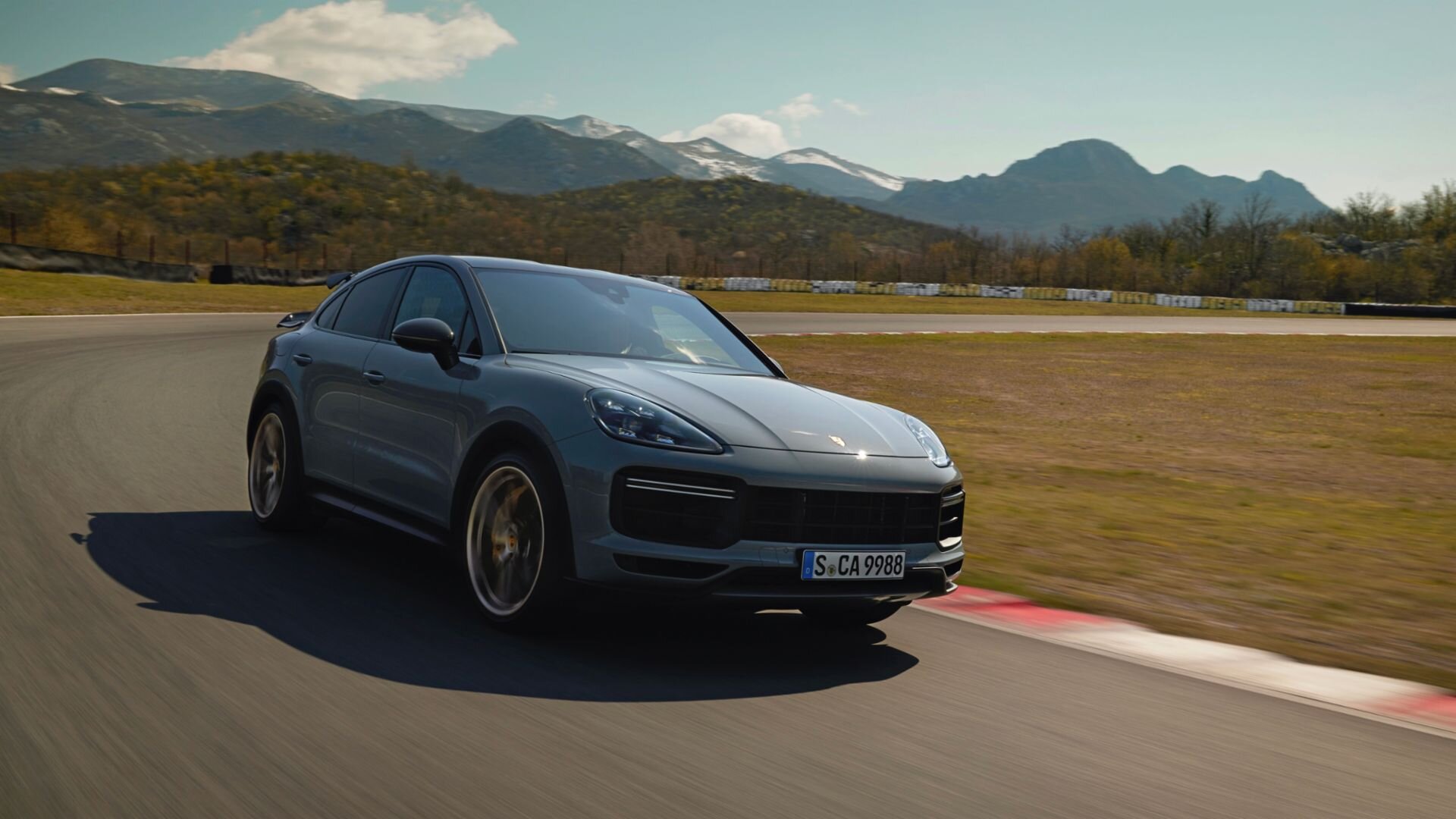 Porsche Cayenne Turbo GT стал самым быстрым кроссовером в истории