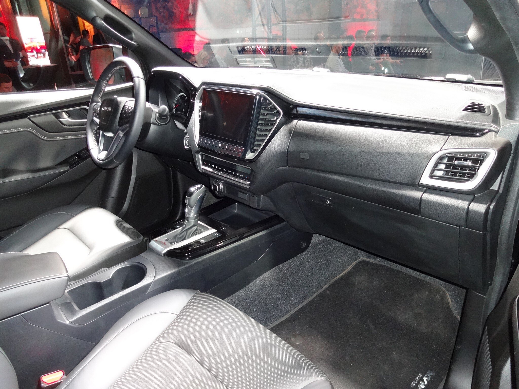 Новый пикап Isuzu D-Max: старт продаж в России (ЦЕНЫ)