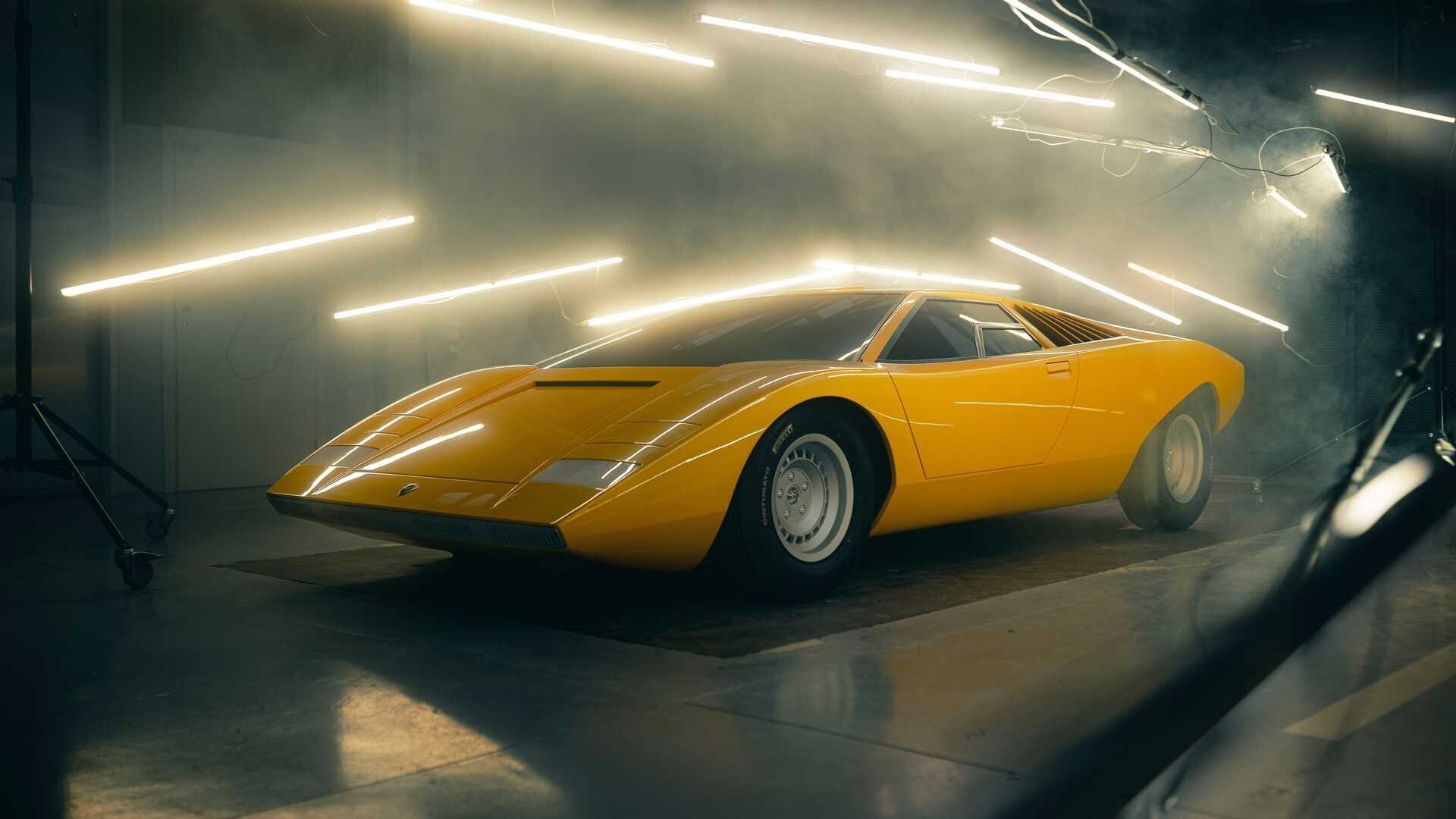 ВИДЕО: копия первого Lamborghini Countach вблизи