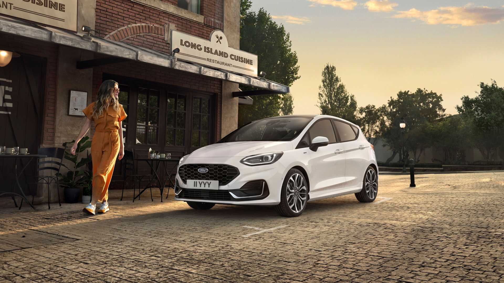 Ford Fiesta после рестайлинга уже в базе оснащается светодиодными фарами