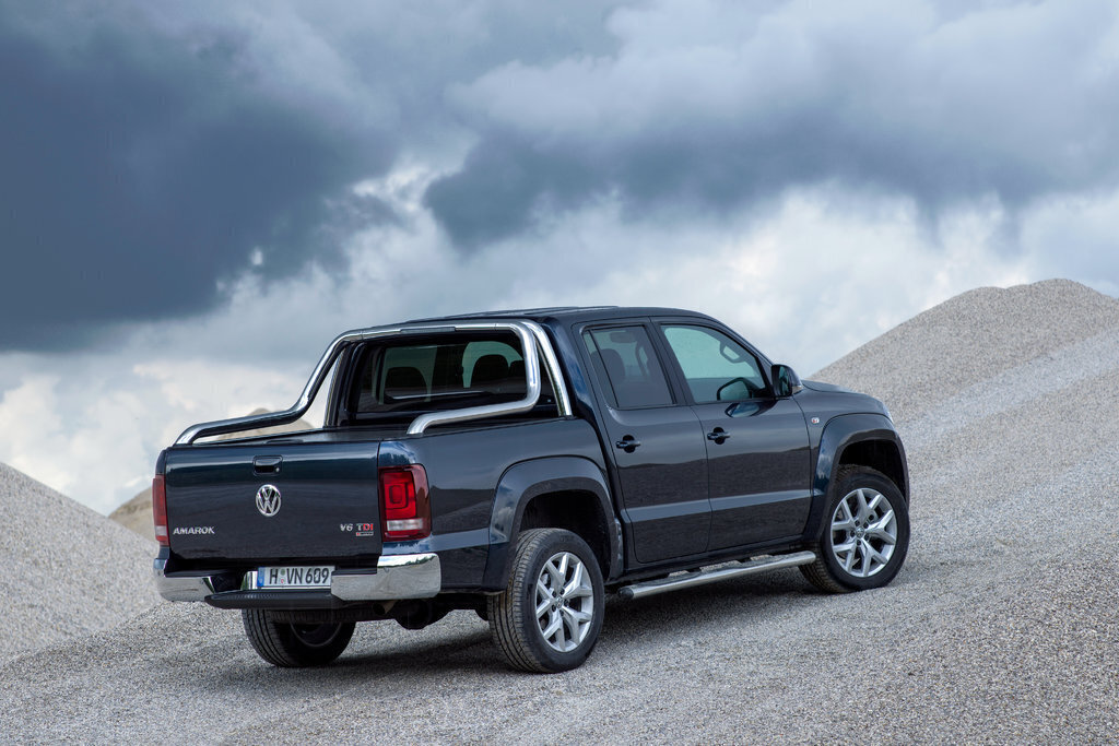 Volkswagen Amarok снова показали на эскизах. Теперь в профиль и сзади